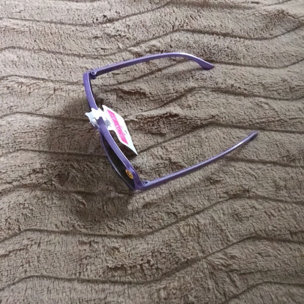 Sunglasses - Picture 5 of 7